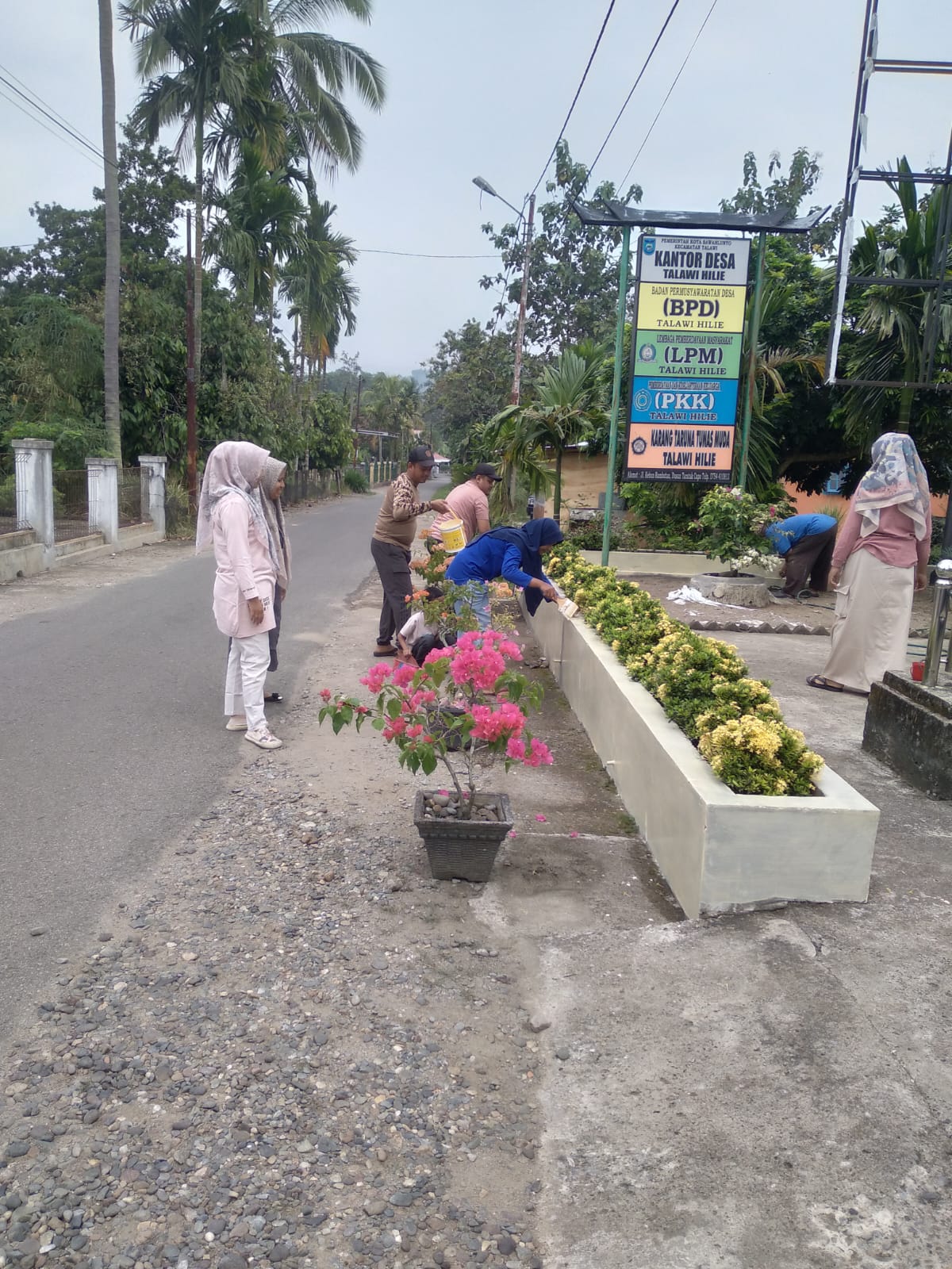 Pemerintah Desa Talawi Hilie Laksanakan Gotong Royong Sambut Idul Fitri 1447 H